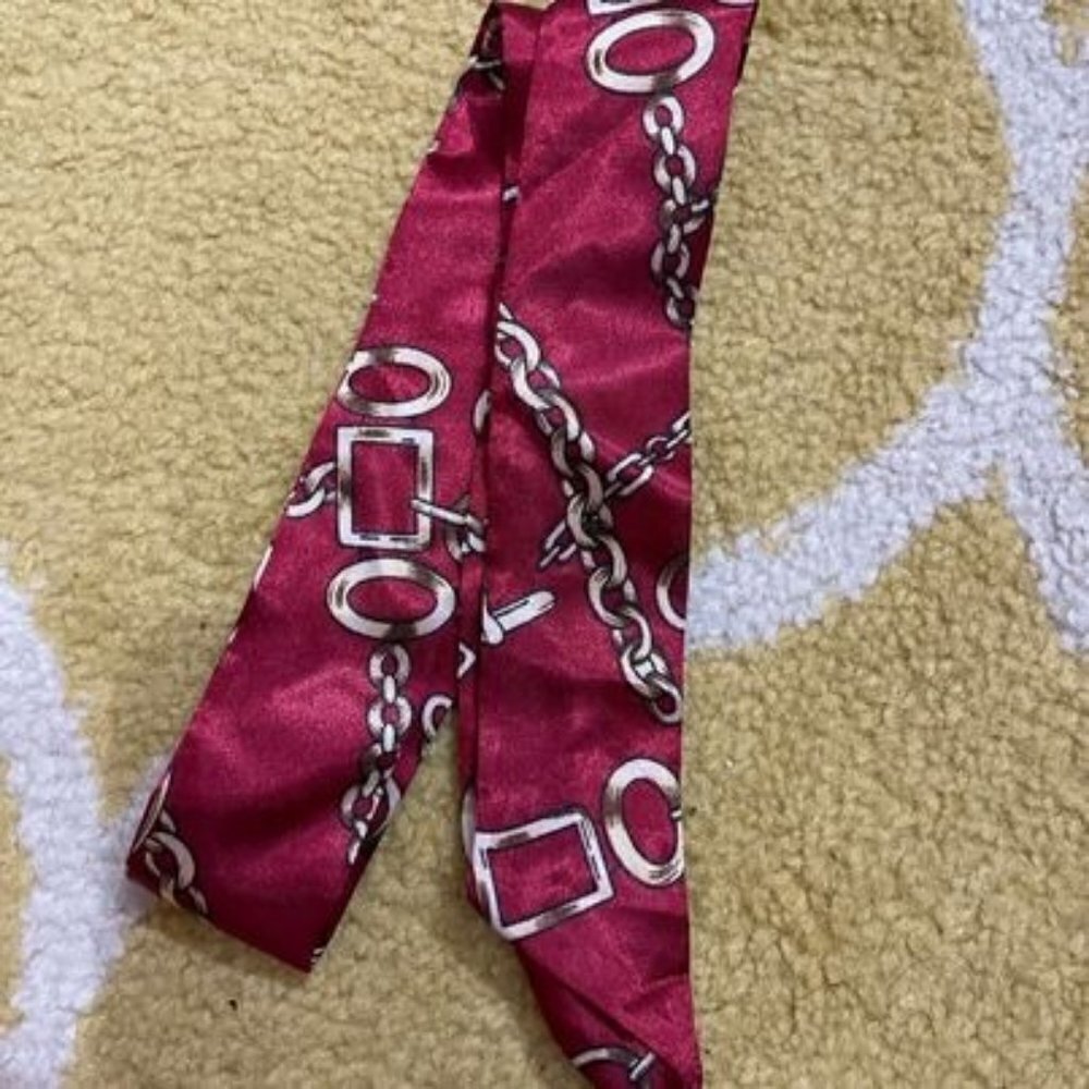 Twilly Red Chain Scarf